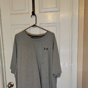 Under Armour Men's Heather Gray Short Sleeve Tee